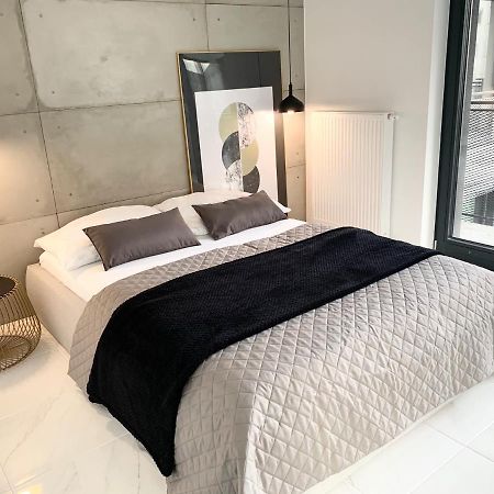 El Apartments - Antares Poznan Bagian luar foto